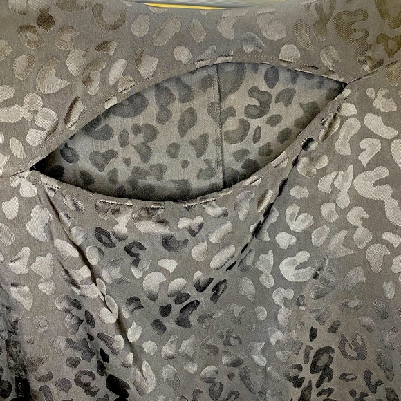 COPY - Only worn once! Lane Bryant, classic long sleeve cut out crew neck blous… - Picture 4 of 8